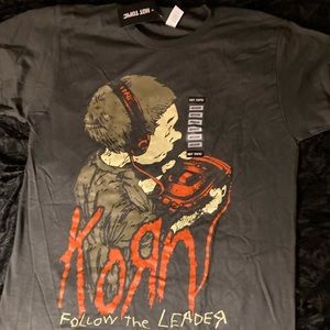 Women’s Medium Korn T-Shirt